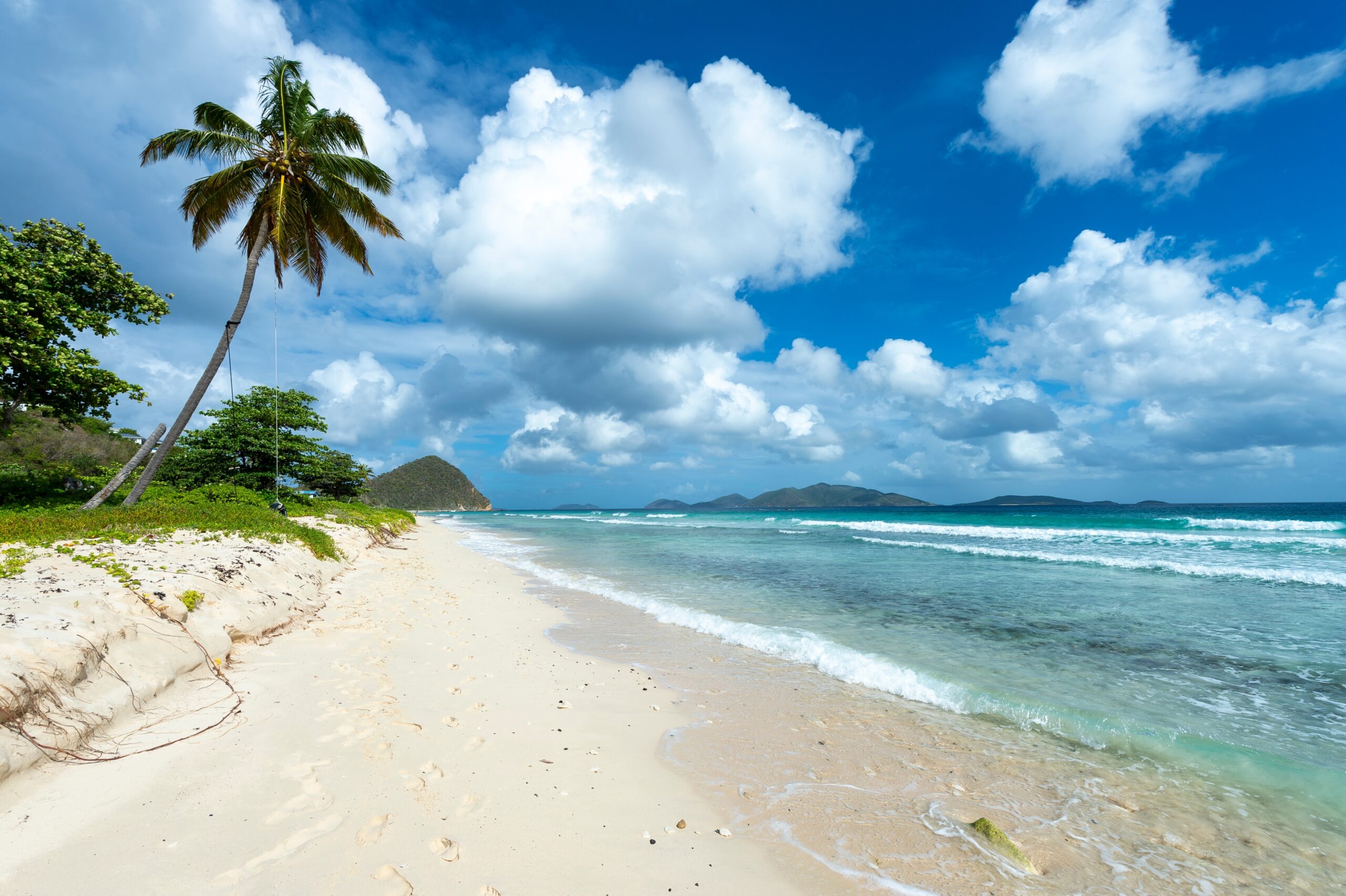 Beautiful,Tropical,Long,Bay,Beach,On,Tortola,With,Views,Across