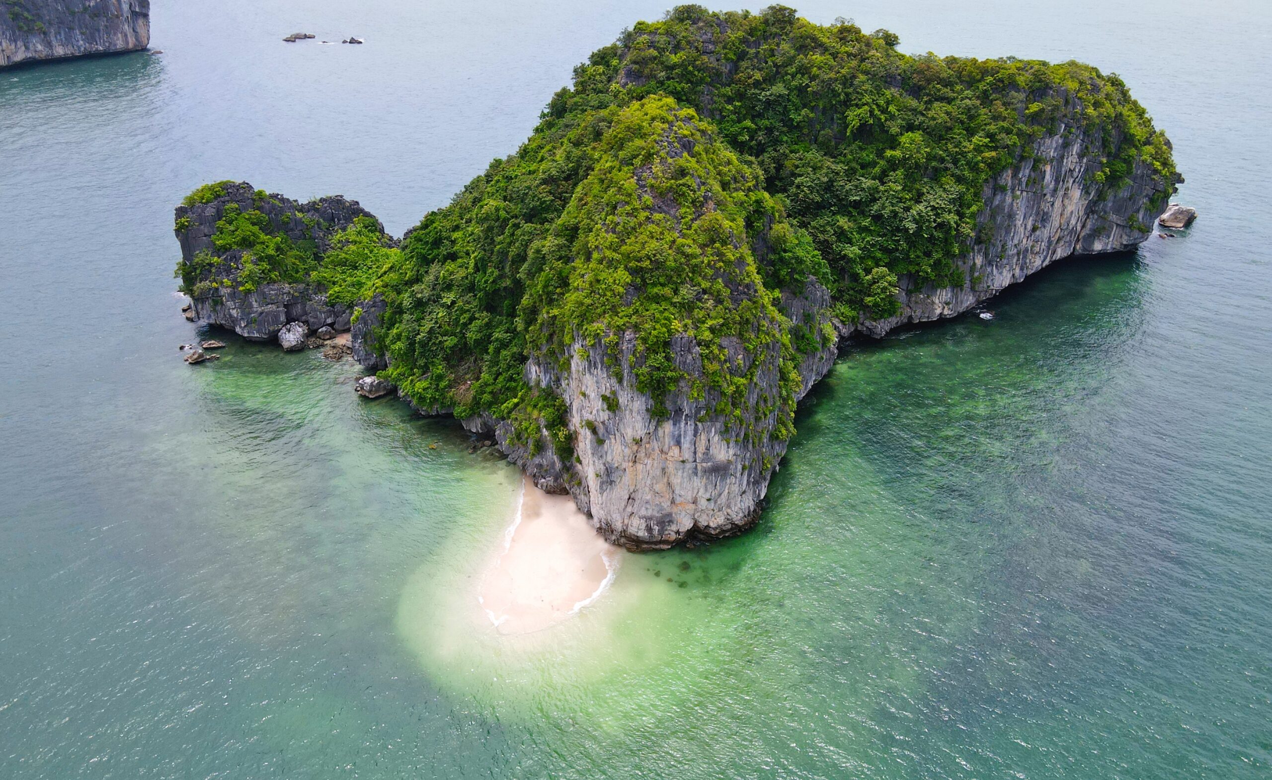 The,Best,Sandy,Beach,In,Lan,Ha,Bay,cat,Ba,Island