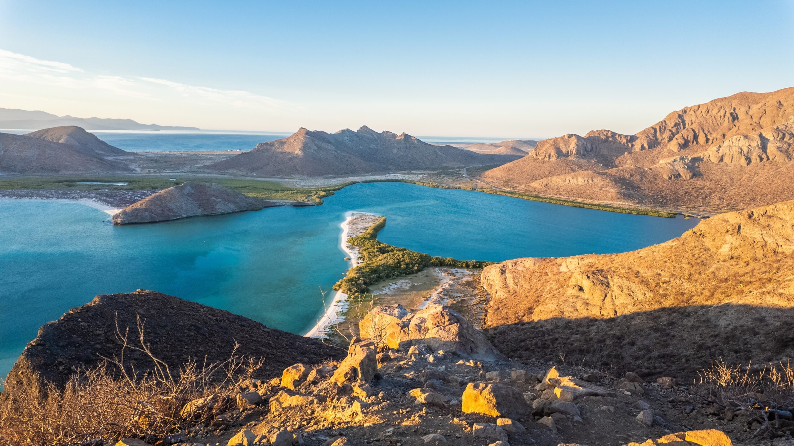 A,Scenic,View,From,The,Cliffs,Above,Balandra,Beach,At