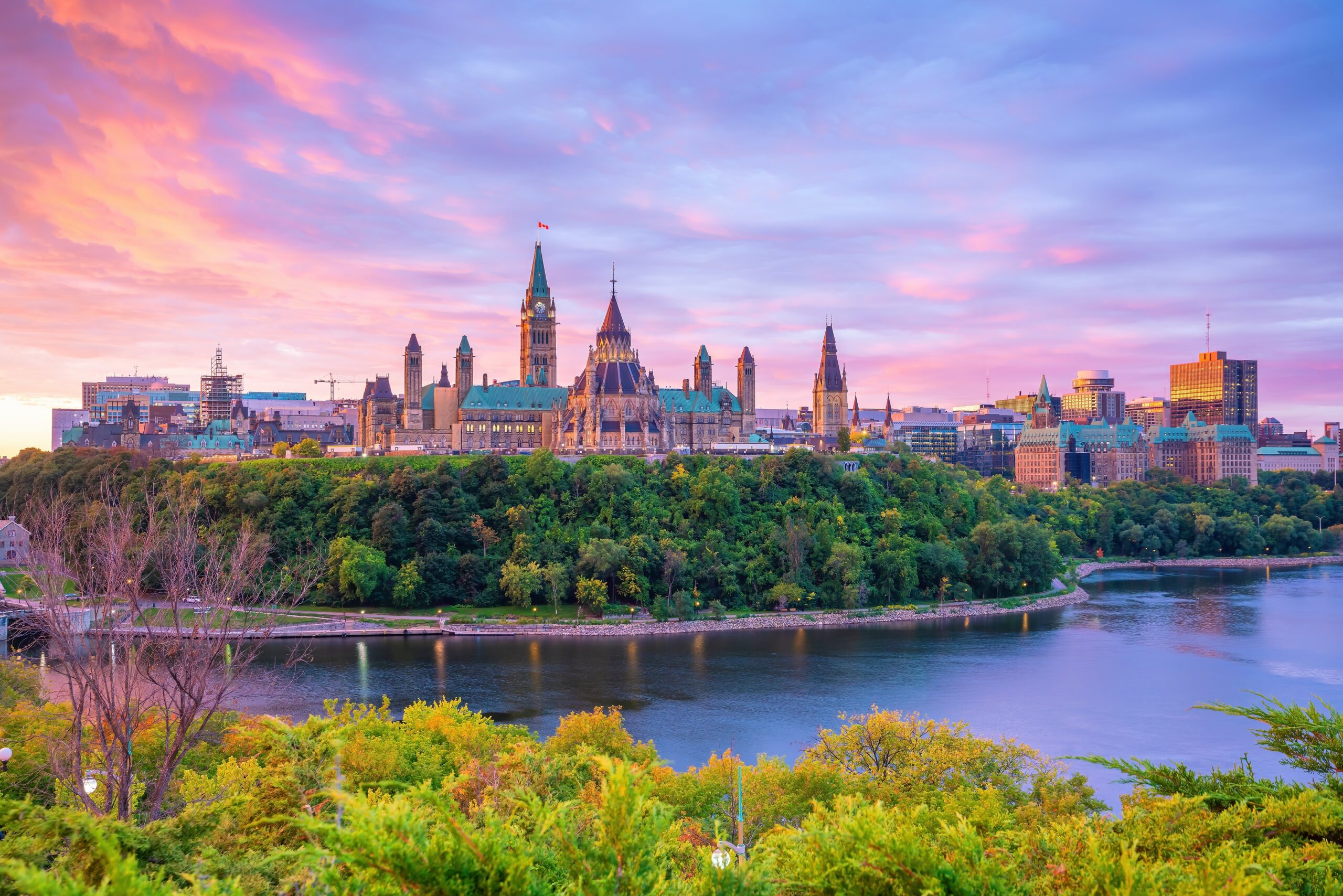 Cityscape,Skyline,Of,Canada,With,Parliament,Hill,In,Downtown,Ottawa