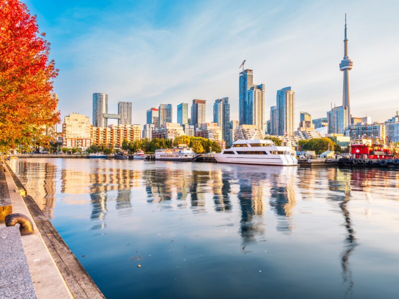 Toronto,,Ontario,,Canada,Cityscape,In,Autumn,At,Dawn.