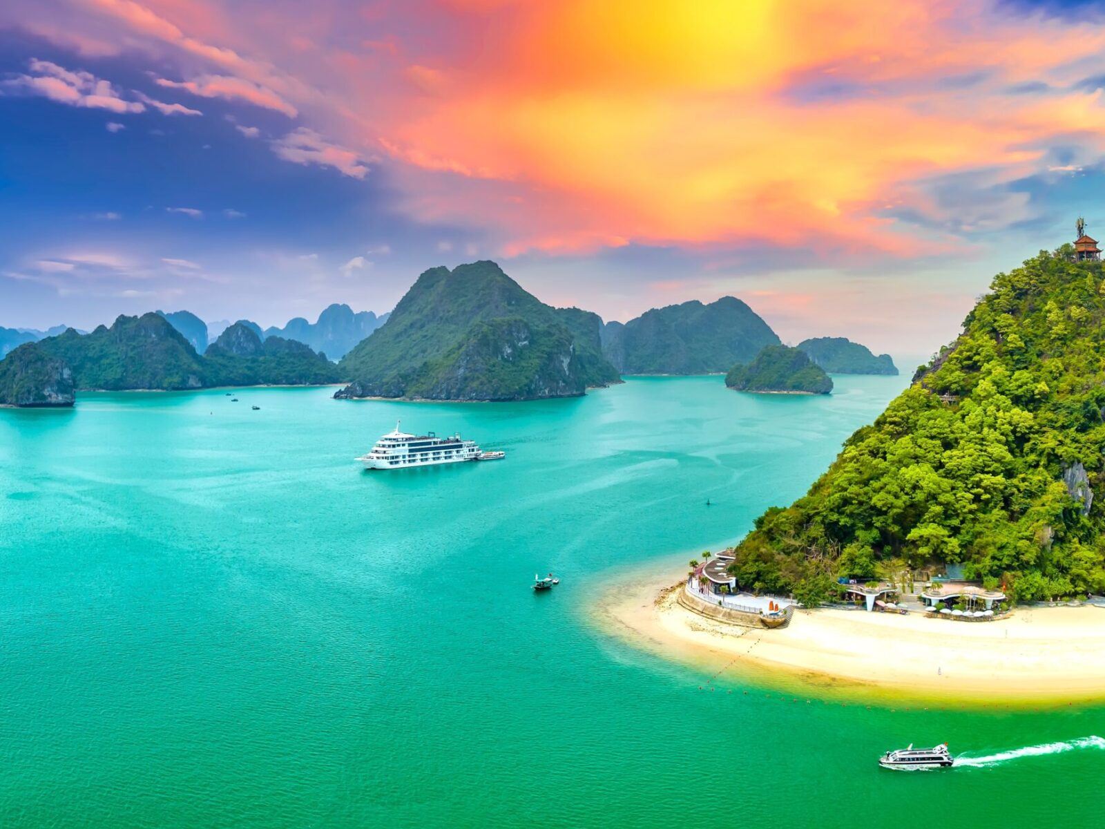 Dreamy,Sunset,Landscape,Halong,Bay,,Vietnam,View,From,Adove.,This