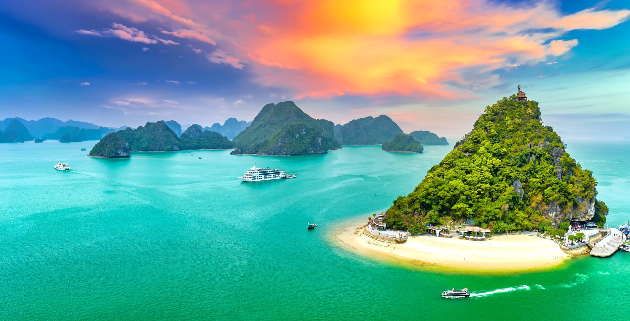 Dreamy,Sunset,Landscape,Halong,Bay,,Vietnam,View,From,Adove.,This